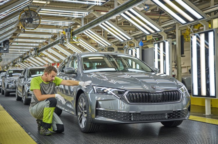 Updated Skoda Octavia Front Quarter Production